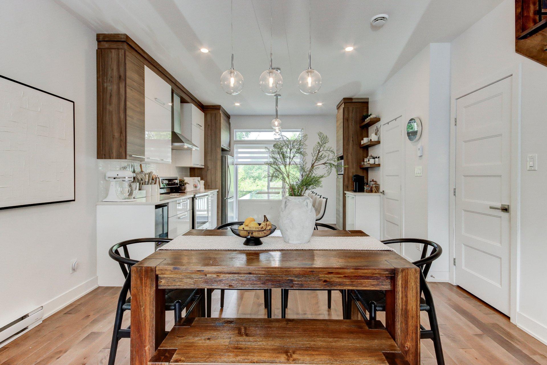 









885


Rue St-Jacques

, 102,
Saint-Jean-sur-Richelieu,




QC
J3B2N6

