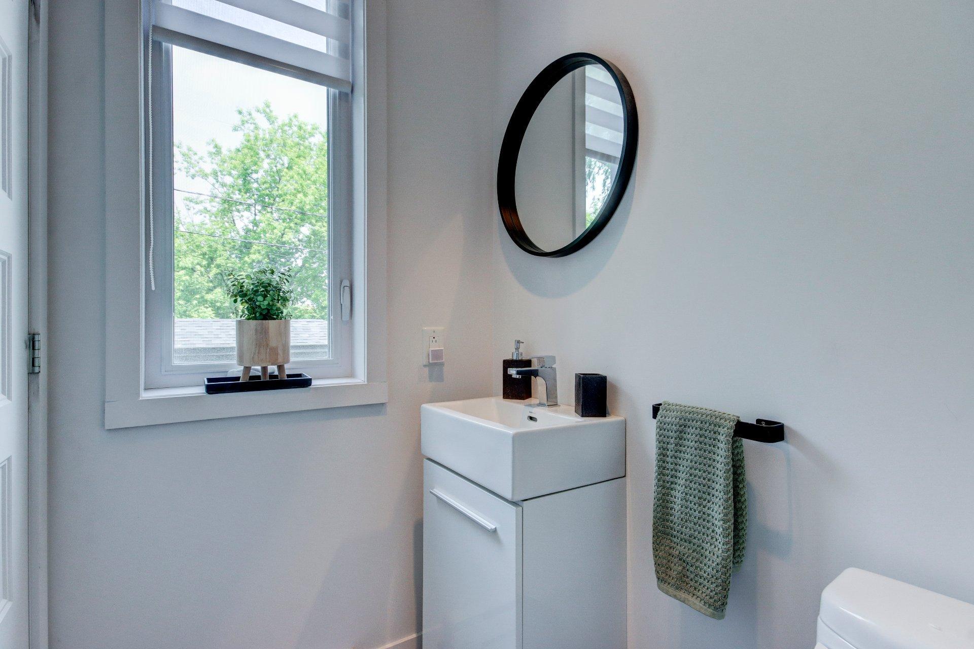 









885


Rue St-Jacques

, 102,
Saint-Jean-sur-Richelieu,




QC
J3B2N6


