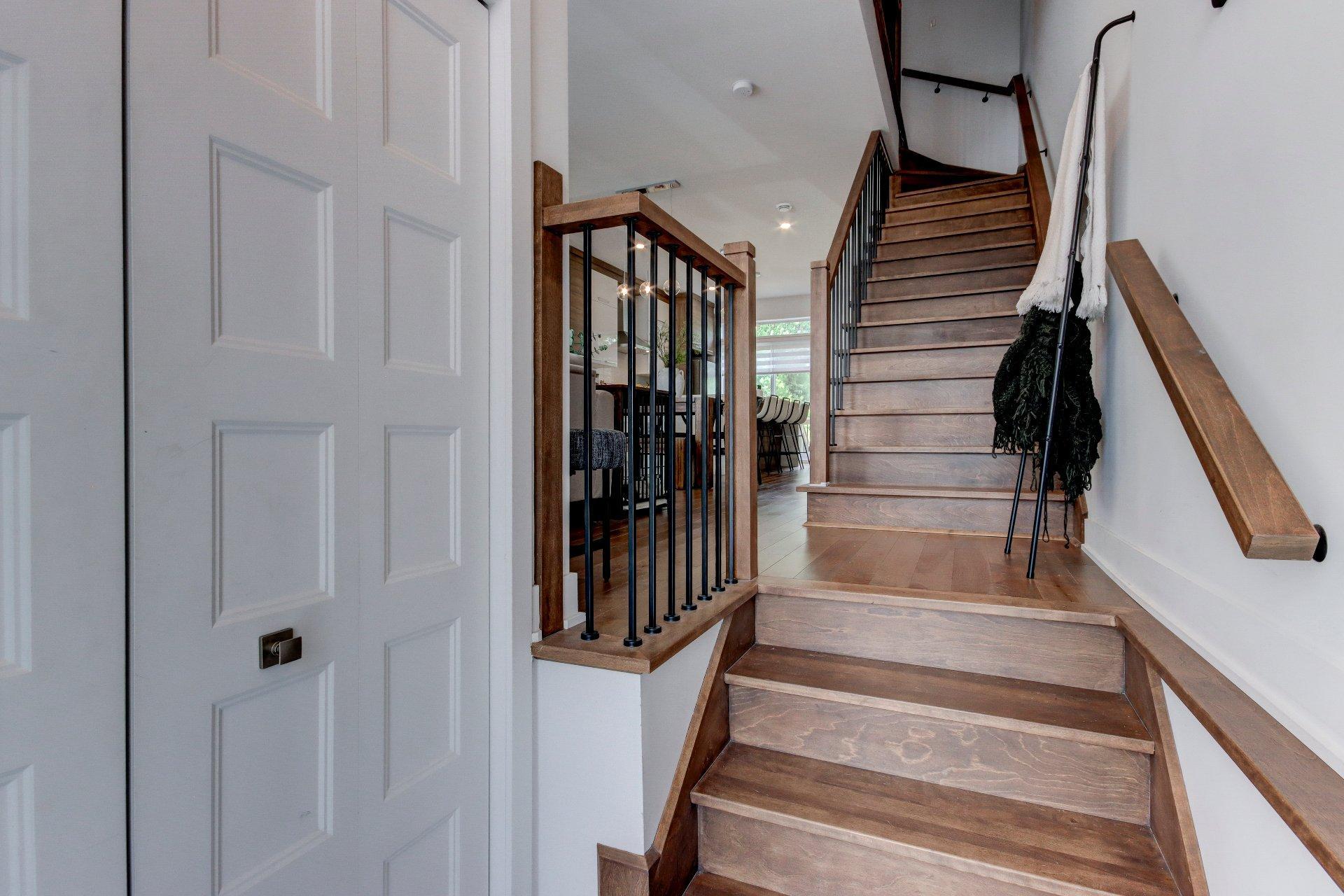 









885


Rue St-Jacques

, 102,
Saint-Jean-sur-Richelieu,




QC
J3B2N6

