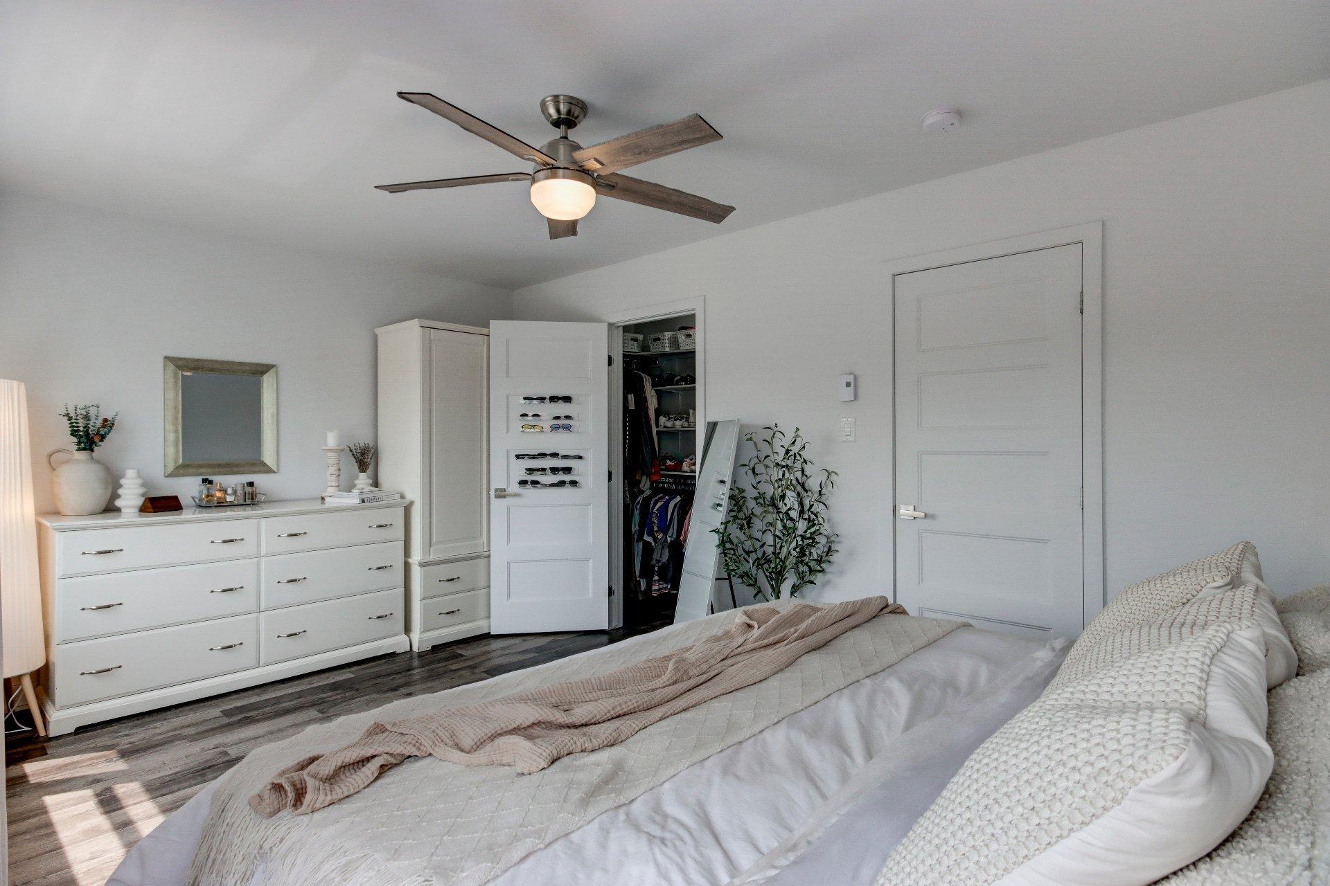 









885


Rue St-Jacques

, 102,
Saint-Jean-sur-Richelieu,




QC
J3B2N6

