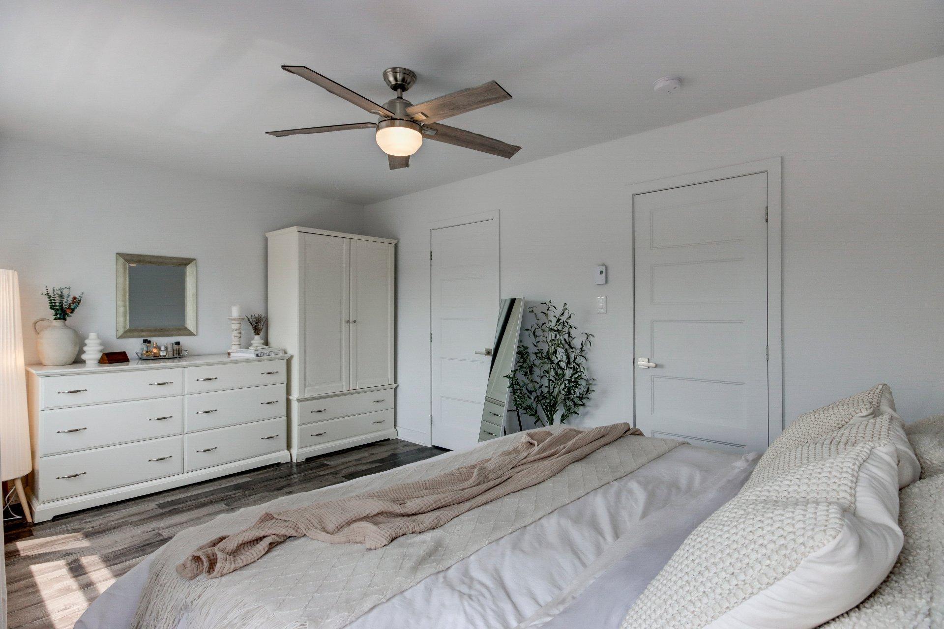 









885


Rue St-Jacques

, 102,
Saint-Jean-sur-Richelieu,




QC
J3B2N6

