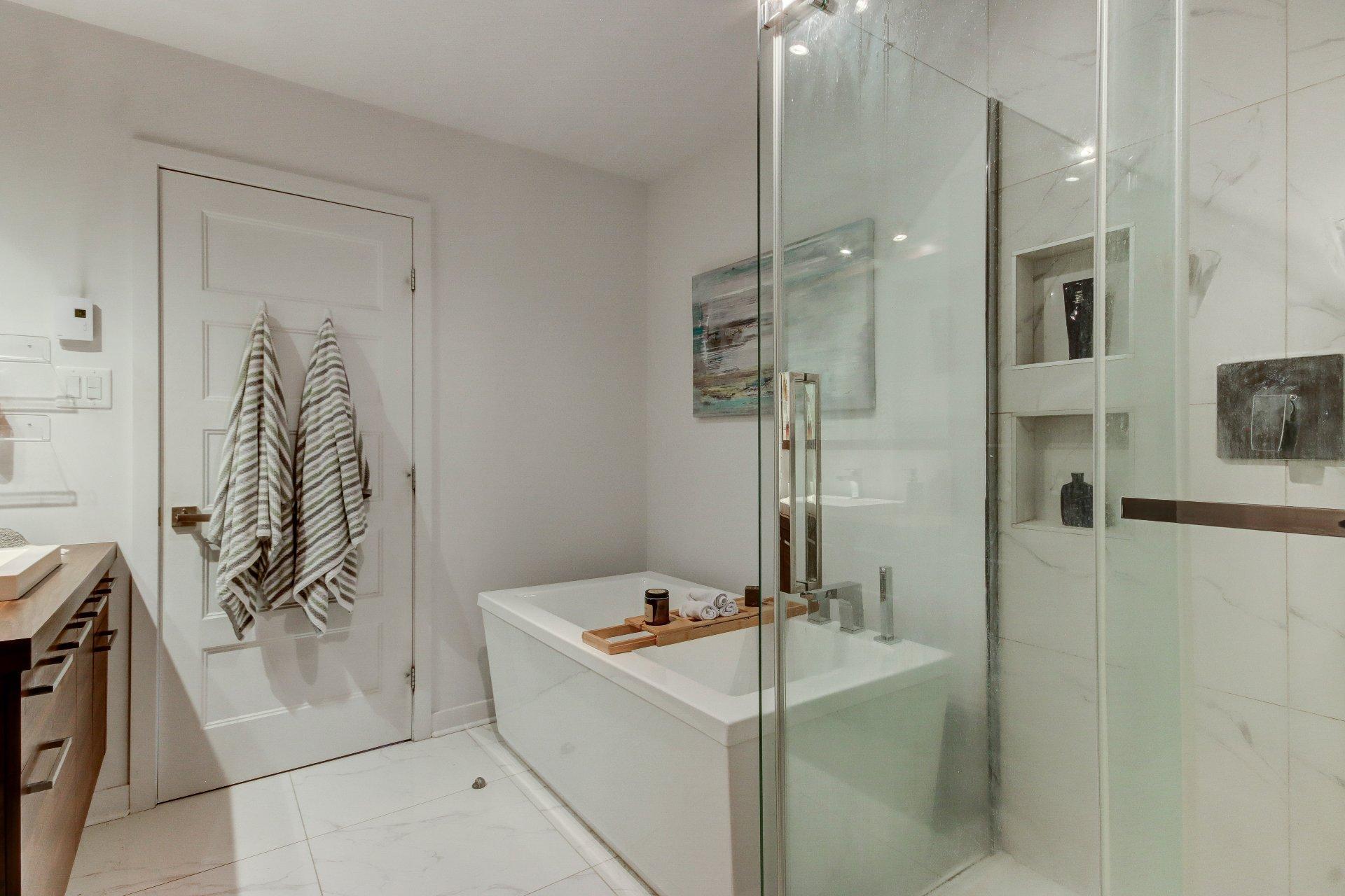 









885


Rue St-Jacques

, 102,
Saint-Jean-sur-Richelieu,




QC
J3B2N6


