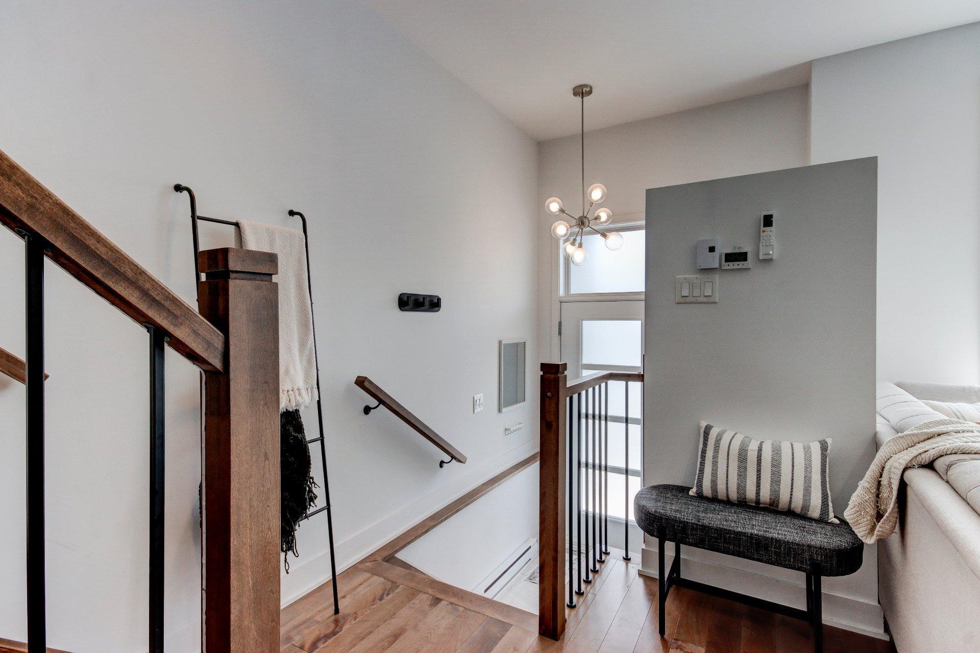 









885


Rue St-Jacques

, 102,
Saint-Jean-sur-Richelieu,




QC
J3B2N6

