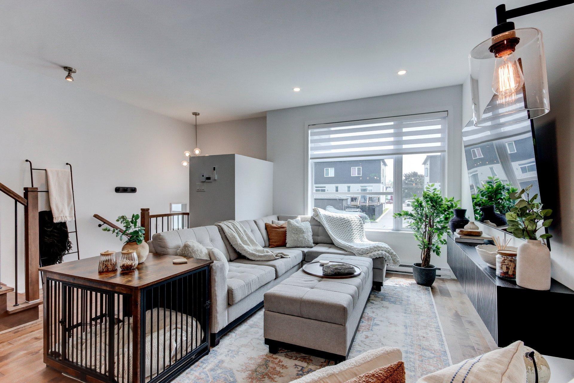 









885


Rue St-Jacques

, 102,
Saint-Jean-sur-Richelieu,




QC
J3B2N6

