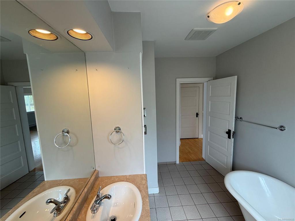 









121


Harewood

Rd,
Nanaimo,




BC
V9R 2Y7

