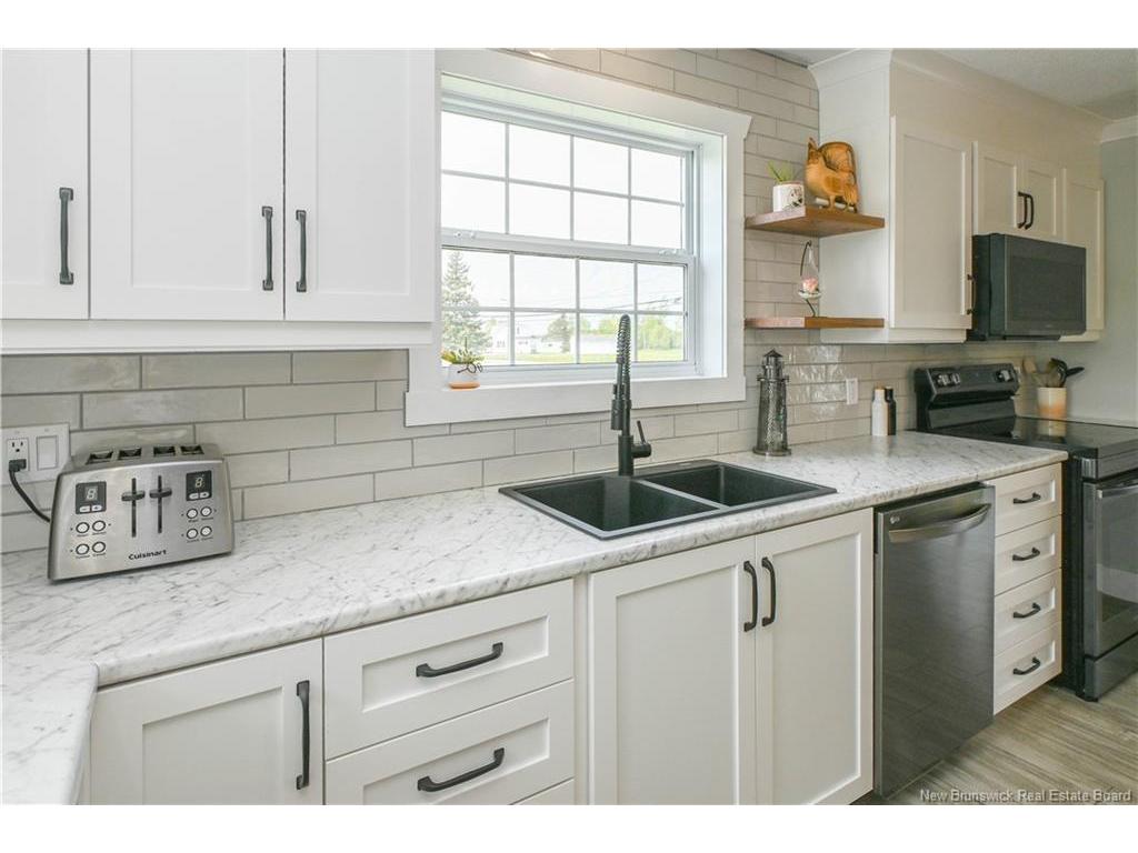 









103


rue du Pêcheur N.

ST,
Lamèque,




NB
E8T 1K6

