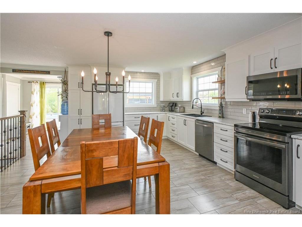 









103


rue du Pêcheur N.

ST,
Lamèque,




NB
E8T 1K6

