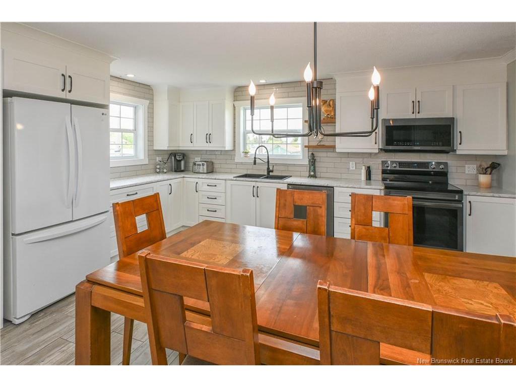 









103


rue du Pêcheur N.

ST,
Lamèque,




NB
E8T 1K6

