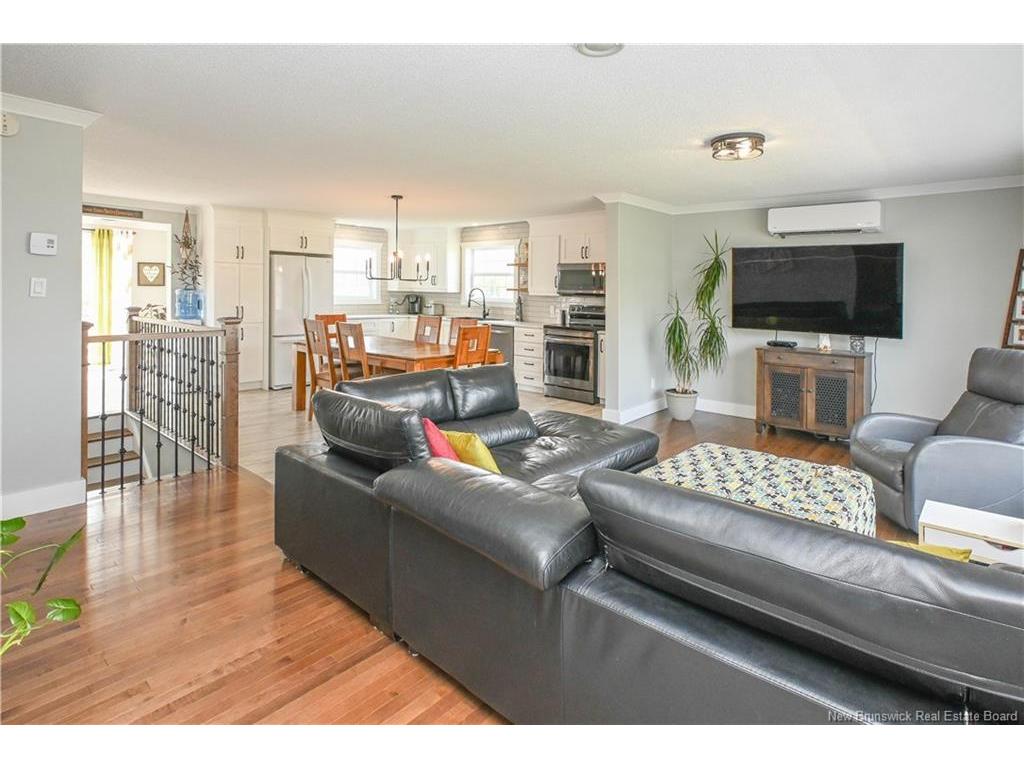 









103


rue du Pêcheur N.

ST,
Lamèque,




NB
E8T 1K6

