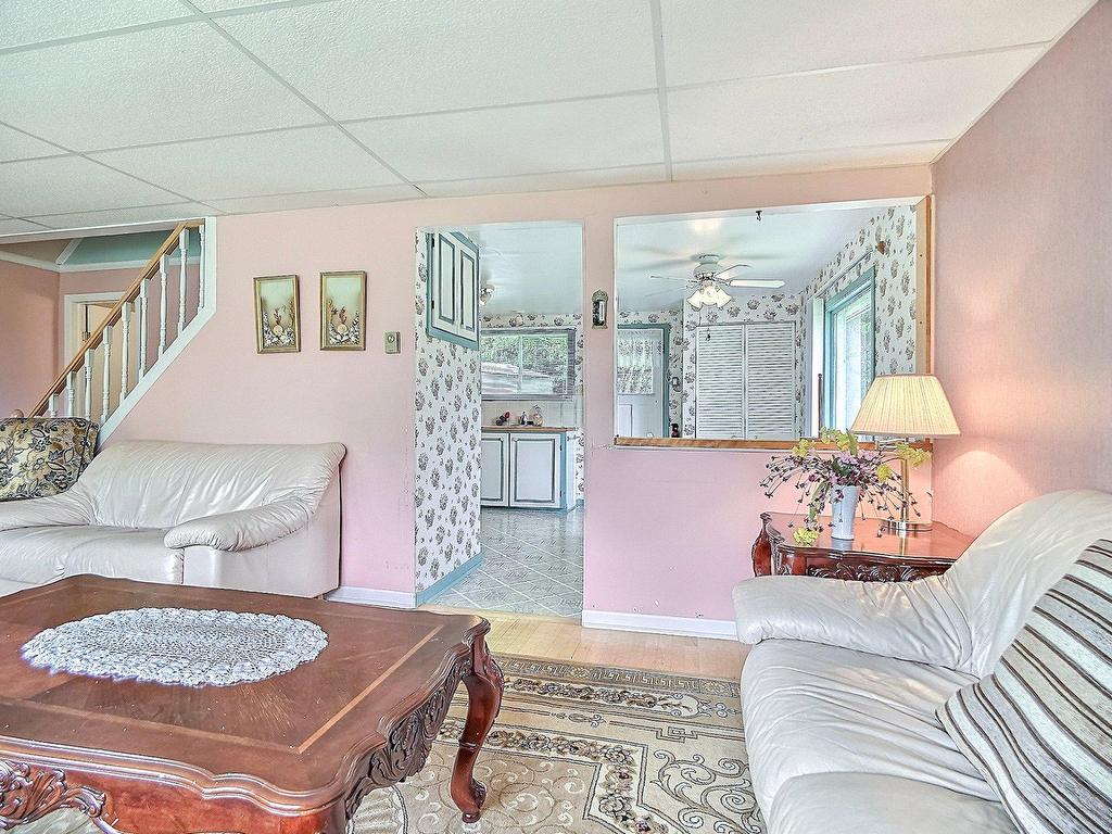 









9


Ch. McMullin

,
Val-des-Monts,




QC
J8N2S5

