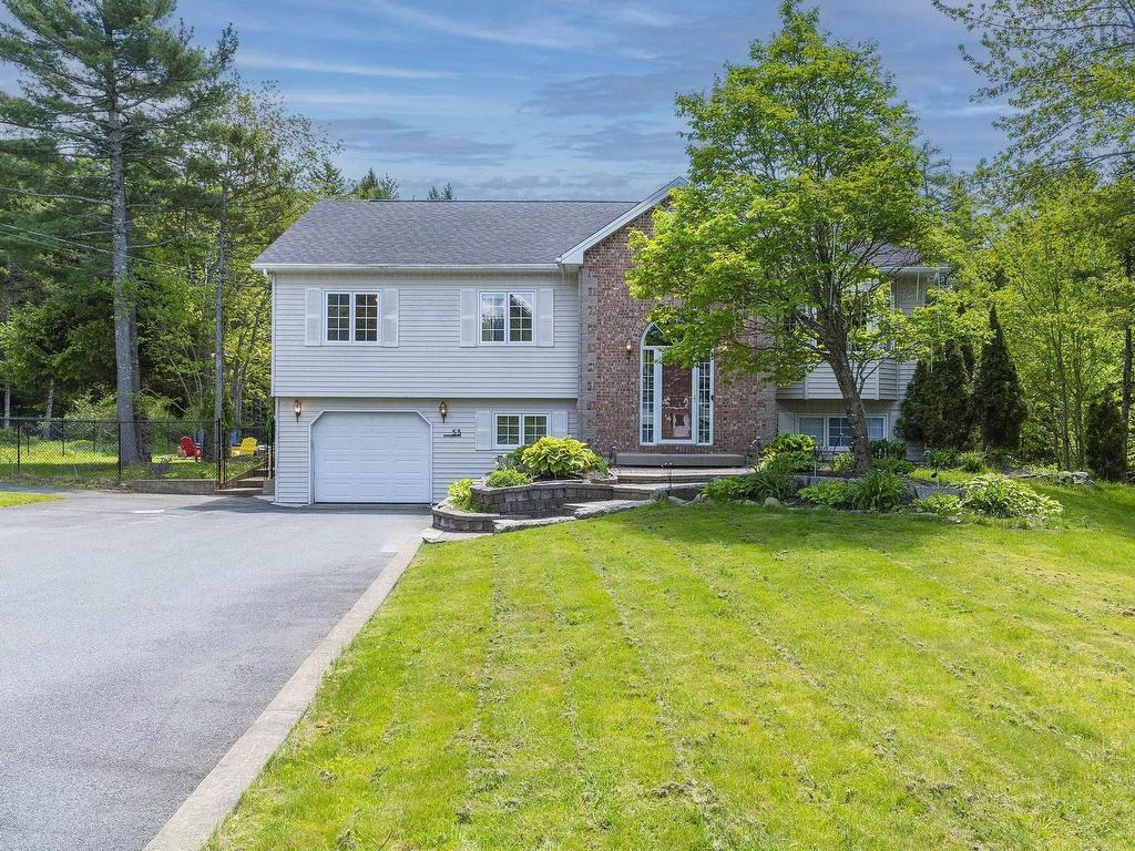 












53 Seth Aaron Drive

,
Hammonds Plains,




NS
B4B 1T1

