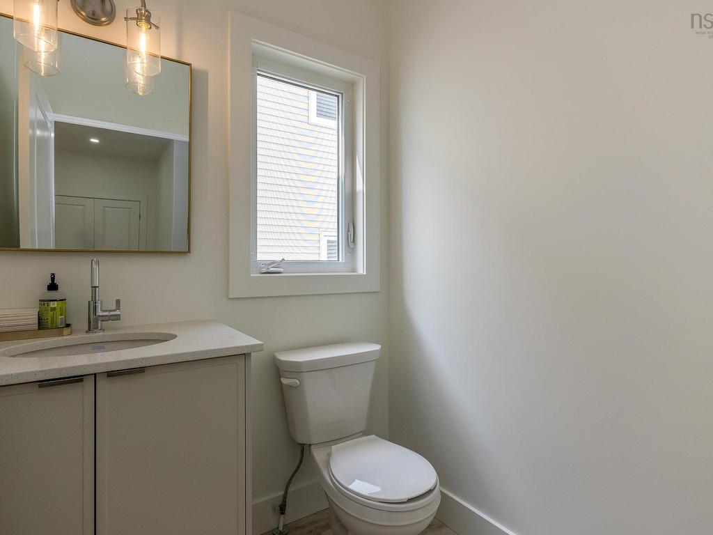 












PUN56 113 Puncheon Way

,
Bedford,




NS
B4B 2L1

