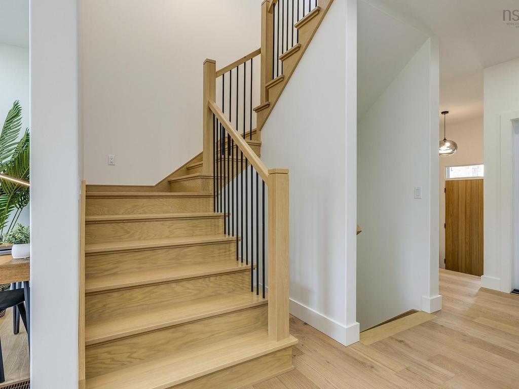 












PUN56 113 Puncheon Way

,
Bedford,




NS
B4B 2L1

