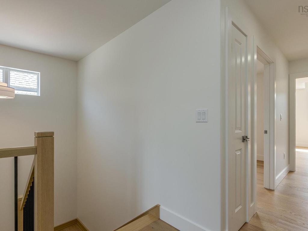 












PUN56 113 Puncheon Way

,
Bedford,




NS
B4B 2L1

