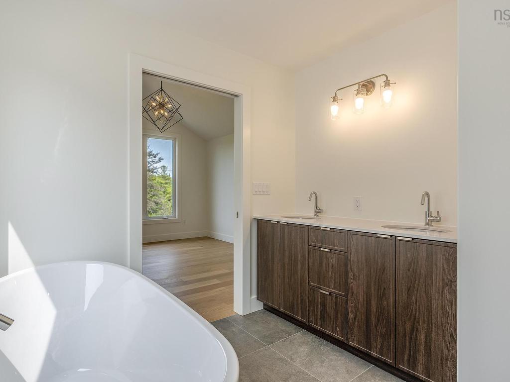 












PUN56 113 Puncheon Way

,
Bedford,




NS
B4B 2L1

