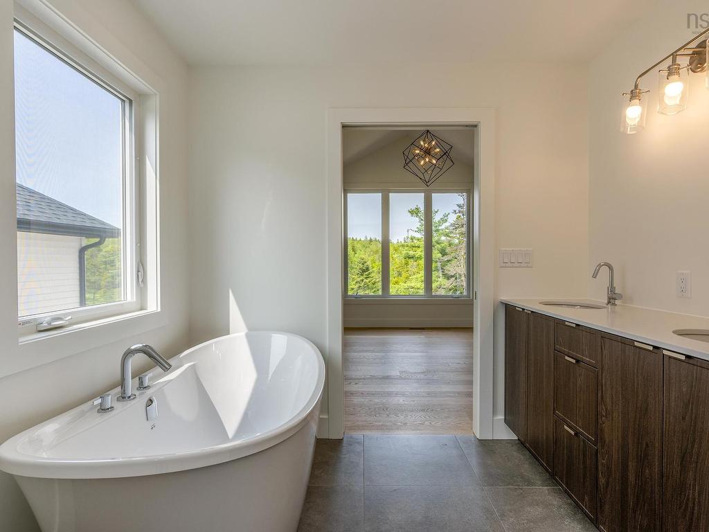 












PUN56 113 Puncheon Way

,
Bedford,




NS
B4B 2L1

