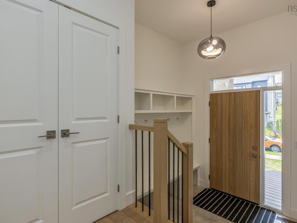












PUN56 113 Puncheon Way

,
Bedford,




NS
B4B 2L1

