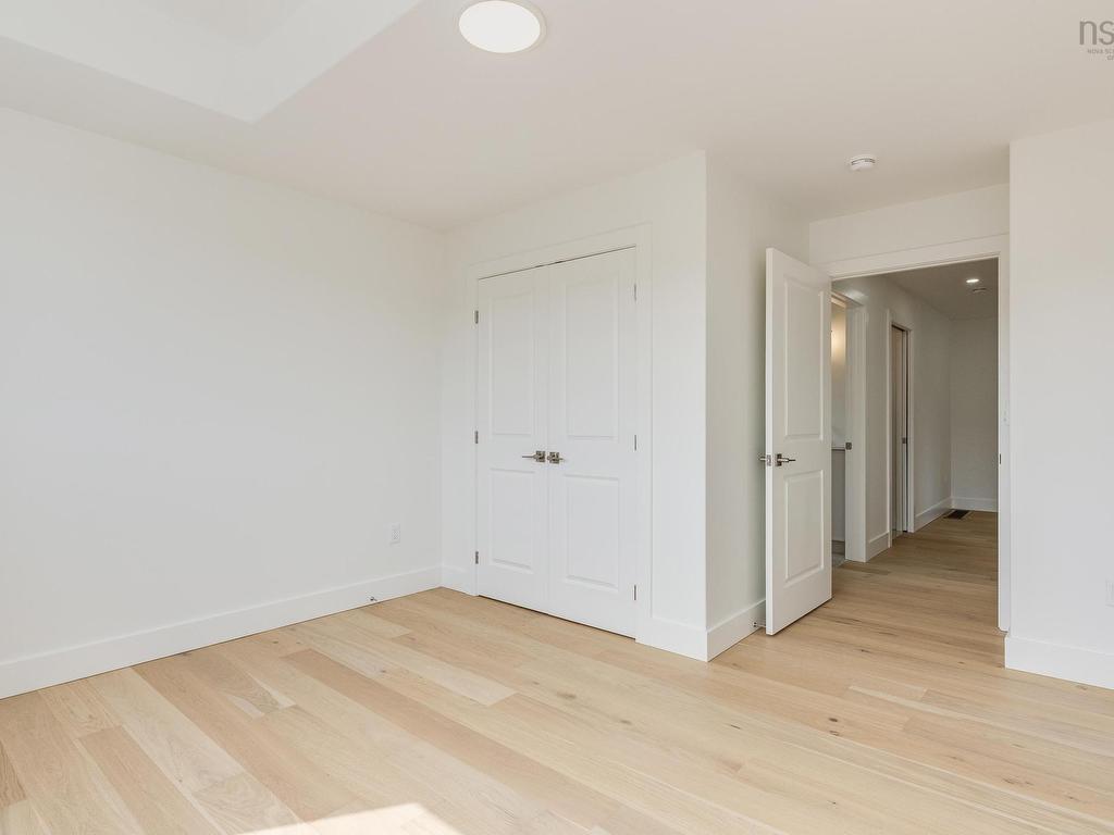 












PUN56 113 Puncheon Way

,
Bedford,




NS
B4B 2L1

