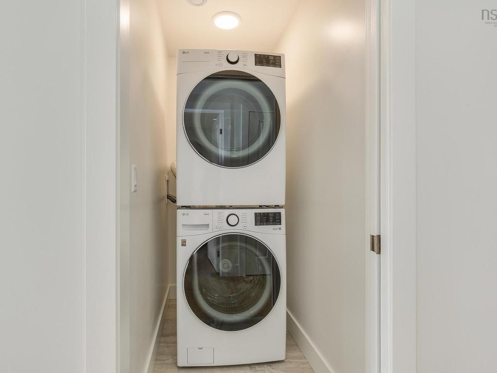 












PUN56 113 Puncheon Way

,
Bedford,




NS
B4B 2L1

