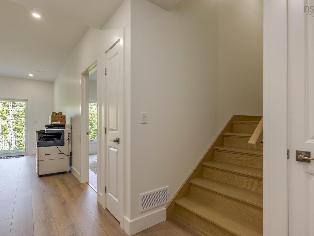 












PUN56 113 Puncheon Way

,
Bedford,




NS
B4B 2L1


