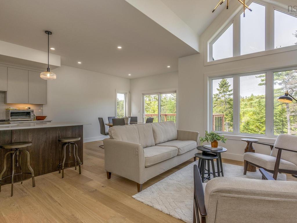 












PUN56 113 Puncheon Way

,
Bedford,




NS
B4B 2L1


