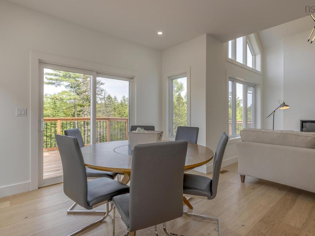 












PUN56 113 Puncheon Way

,
Bedford,




NS
B4B 2L1

