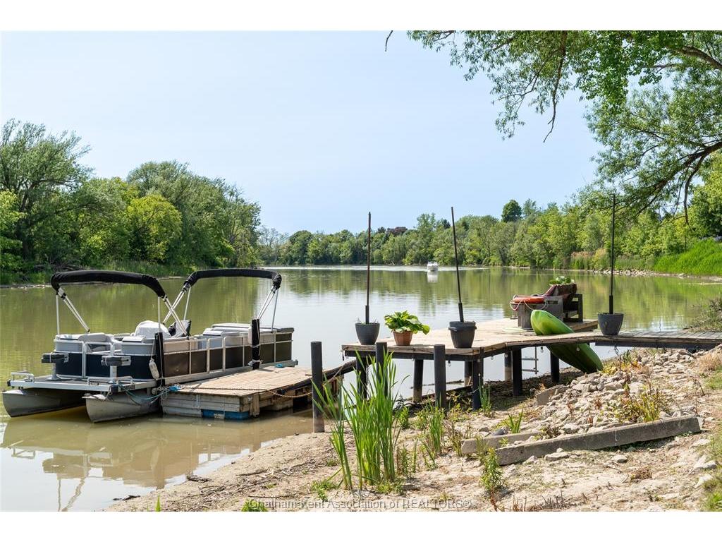 









7690


Grande River

Line,
Chatham-Kent,




ON
N7M 5J7


