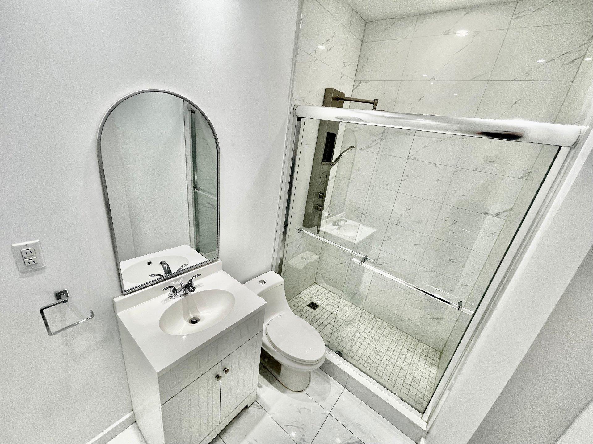 









5953


Rue D'Aragon

,
Montréal (Le Sud-Ouest),




QC
H4E3A9

