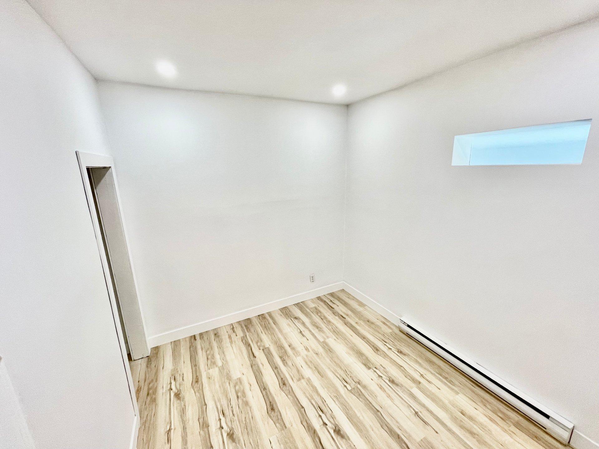 









5953


Rue D'Aragon

,
Montréal (Le Sud-Ouest),




QC
H4E3A9

