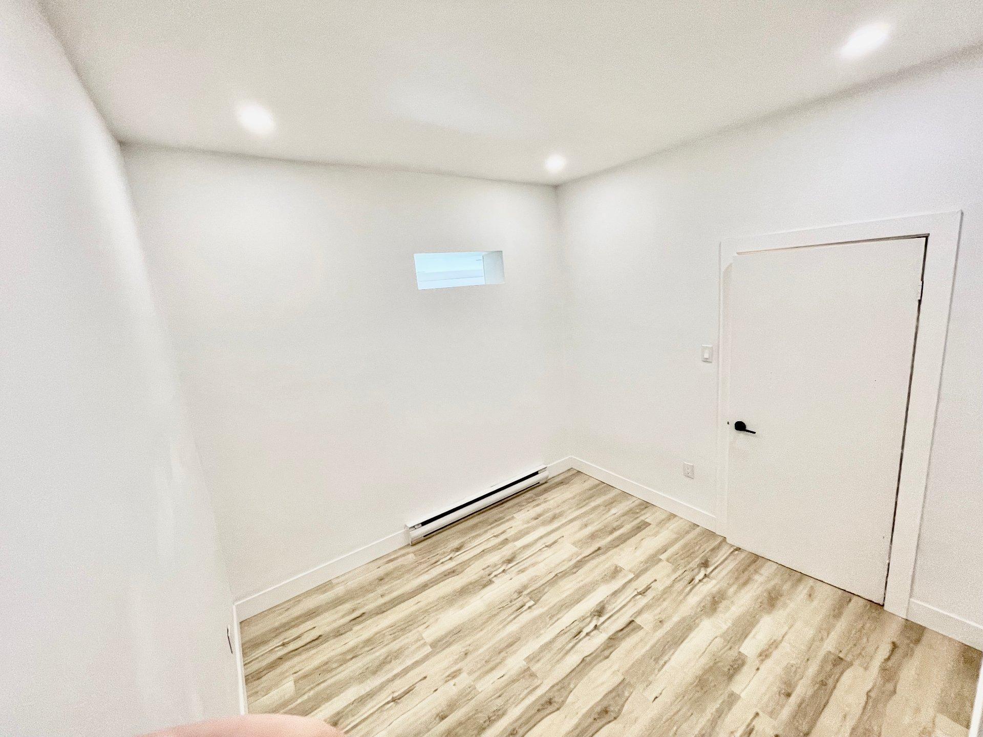 









5953


Rue D'Aragon

,
Montréal (Le Sud-Ouest),




QC
H4E3A9

