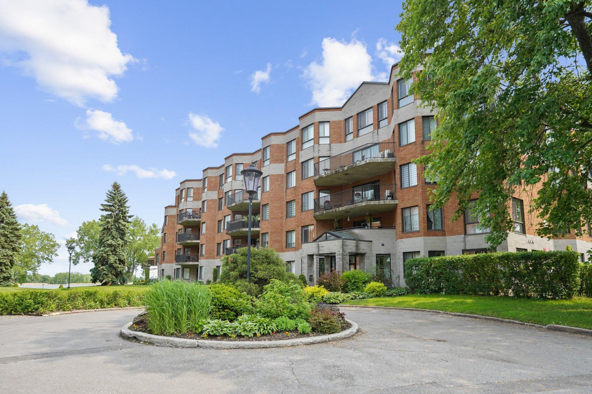 









14350


Rue Notre-Dame E.

, 210,
Montréal (Rivière-des-Prairies/Pointe-aux-Trembles),




QC
H1A1V4


