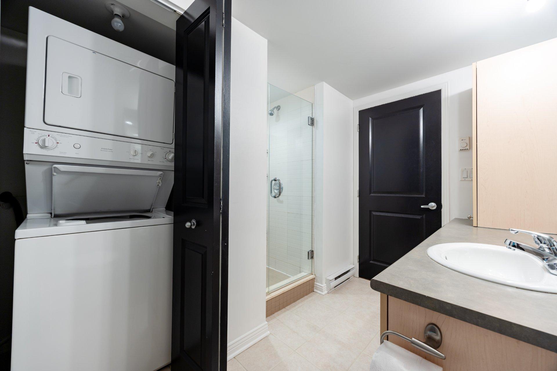 









1200


Rue St-Jacques

, 1107,
Montréal (Ville-Marie),




QC
H3C0E9

