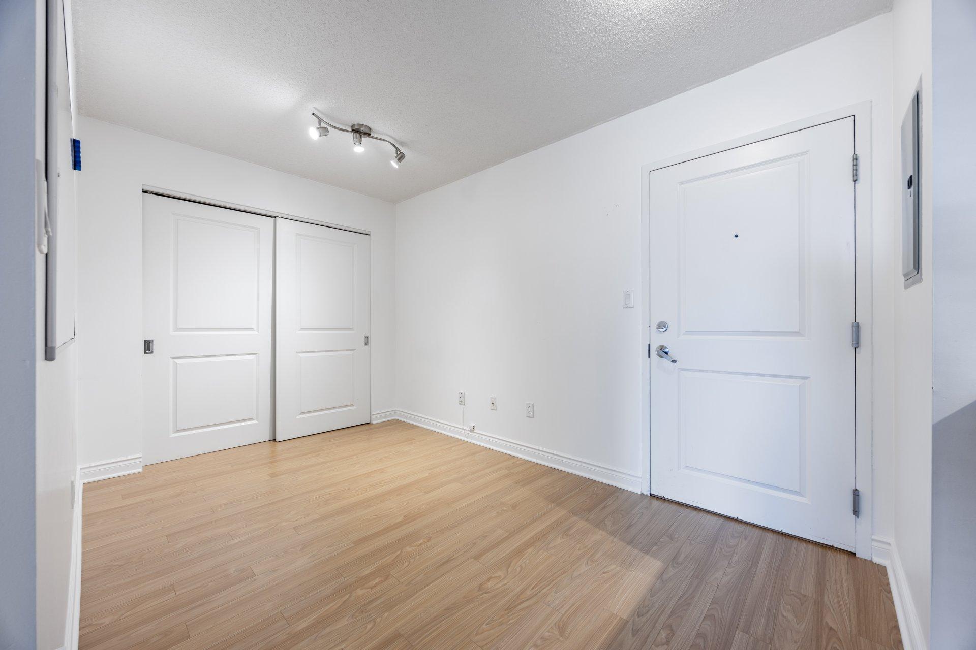 









1200


Rue St-Jacques

, 1107,
Montréal (Ville-Marie),




QC
H3C0E9

