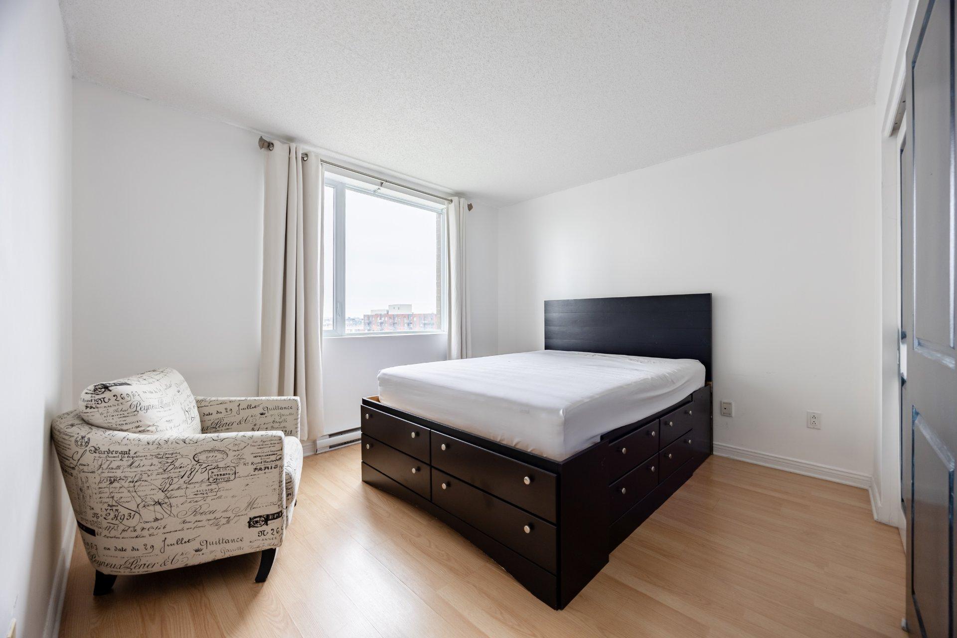 









1200


Rue St-Jacques

, 1107,
Montréal (Ville-Marie),




QC
H3C0E9

