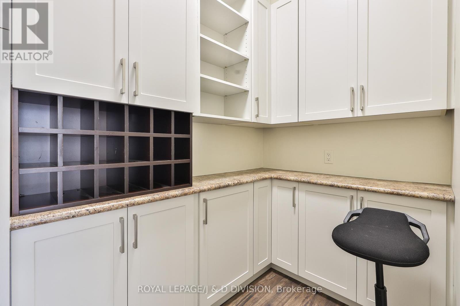 












705 - 32 STEWART STREET

,
Toronto,




Ontario
M5V3T2


