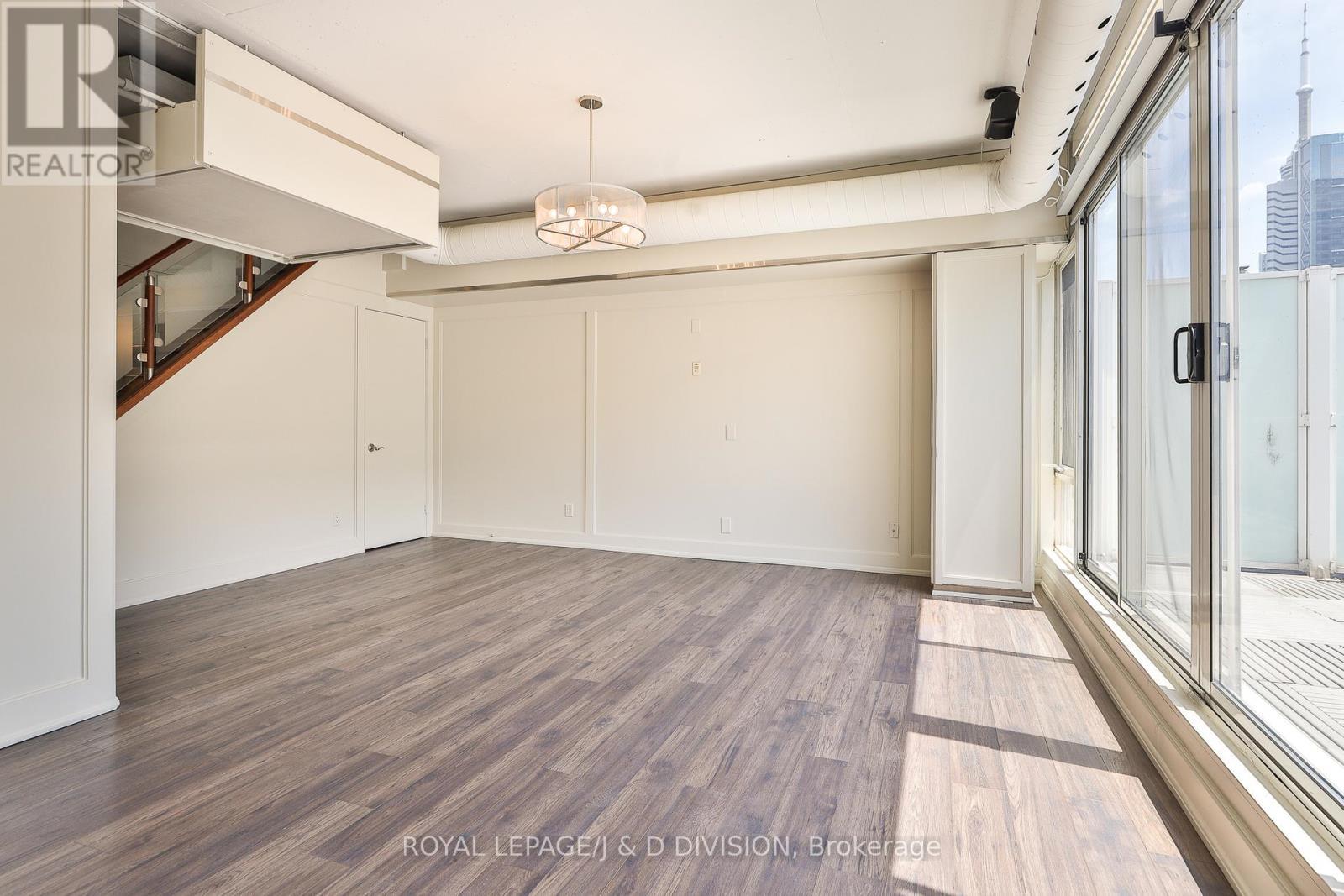 












705 - 32 STEWART STREET

,
Toronto,




Ontario
M5V3T2

