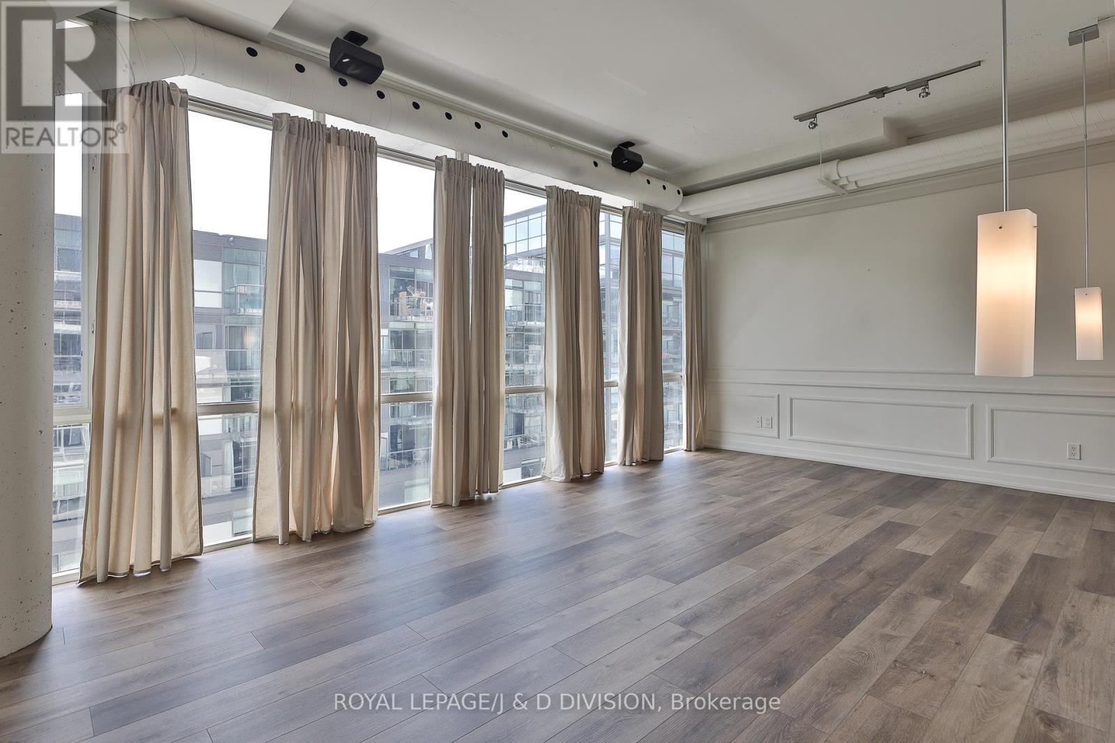 












705 - 32 STEWART STREET

,
Toronto,




Ontario
M5V3T2

