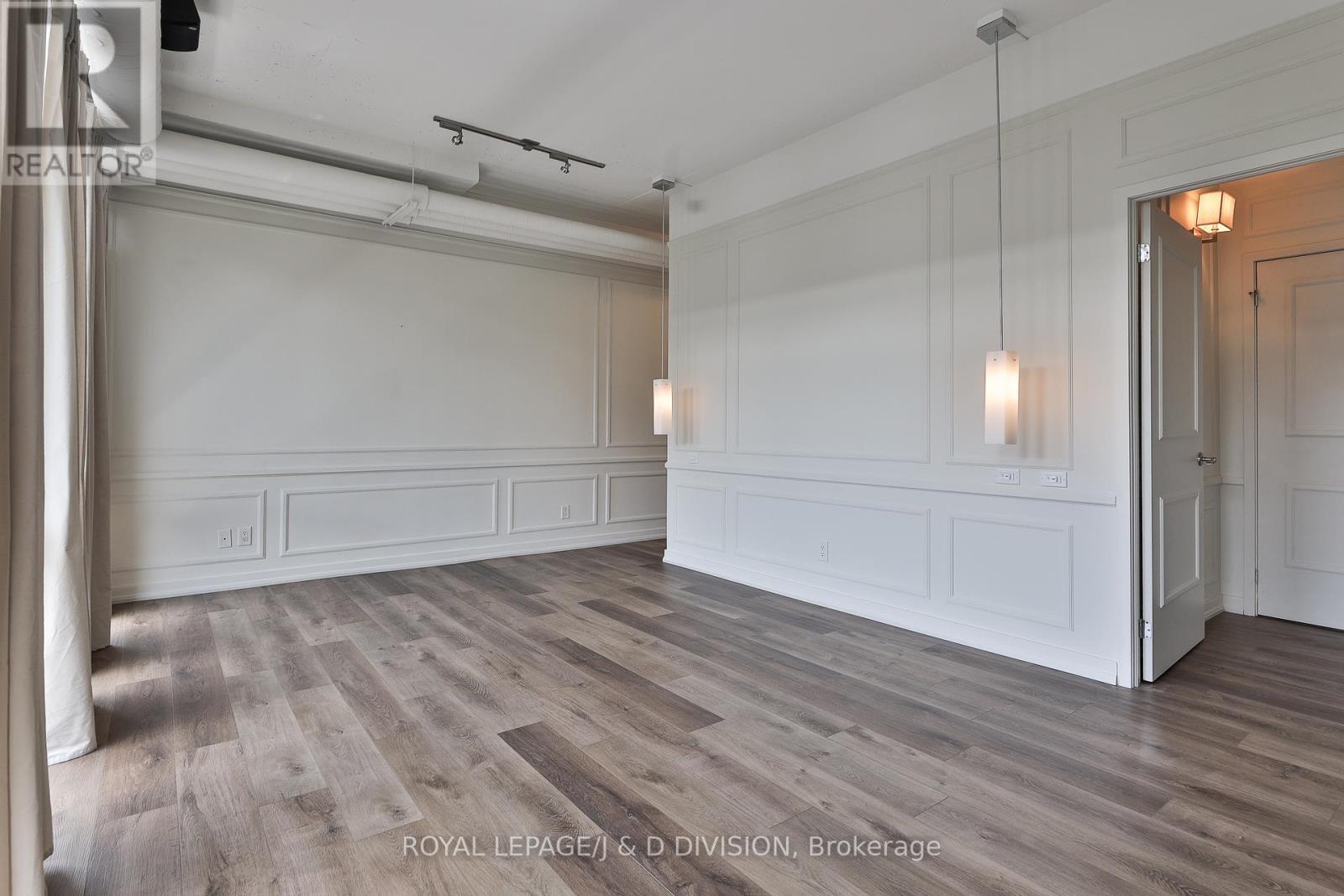 












705 - 32 STEWART STREET

,
Toronto,




Ontario
M5V3T2

