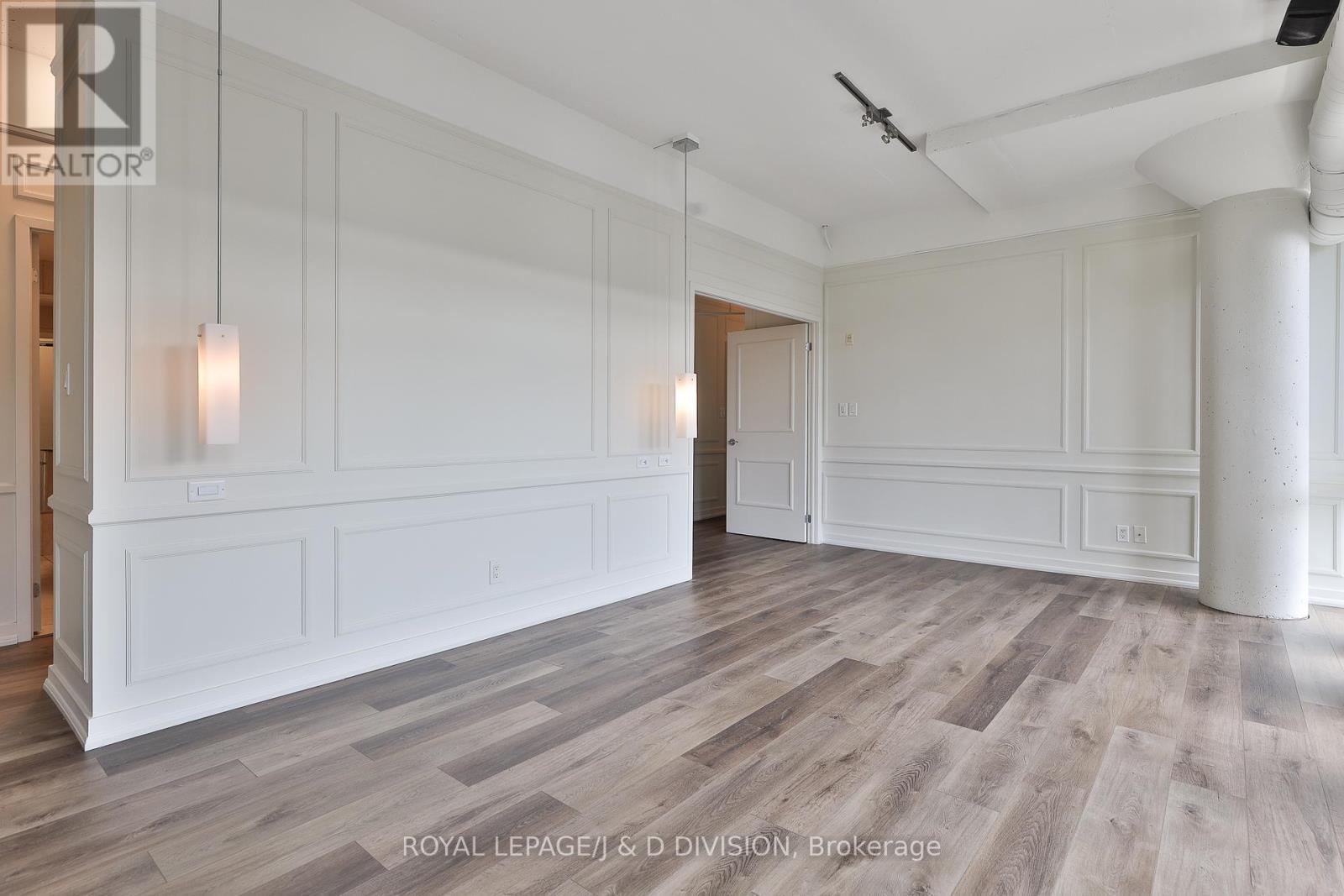 












705 - 32 STEWART STREET

,
Toronto,




Ontario
M5V3T2

