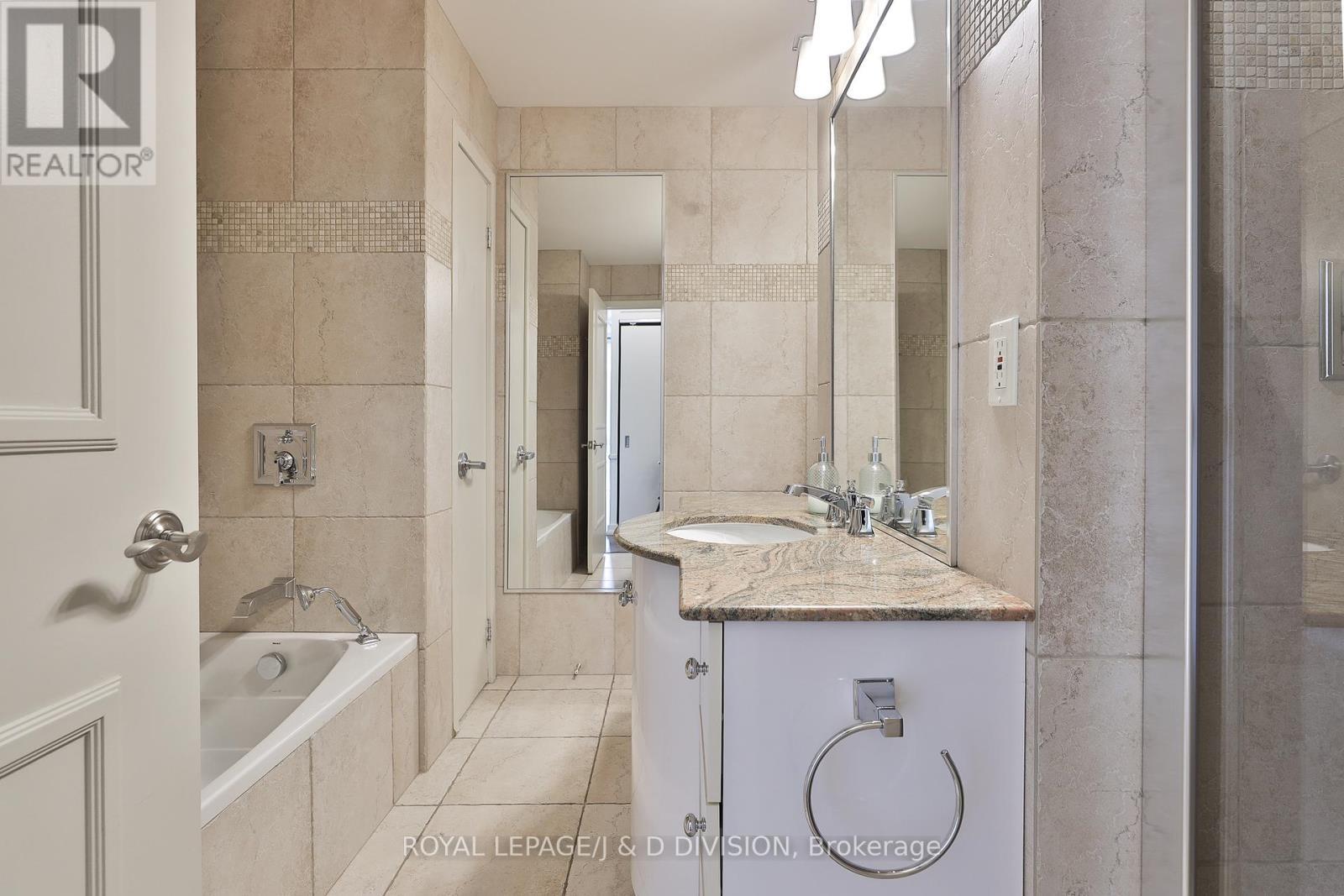 












705 - 32 STEWART STREET

,
Toronto,




Ontario
M5V3T2

