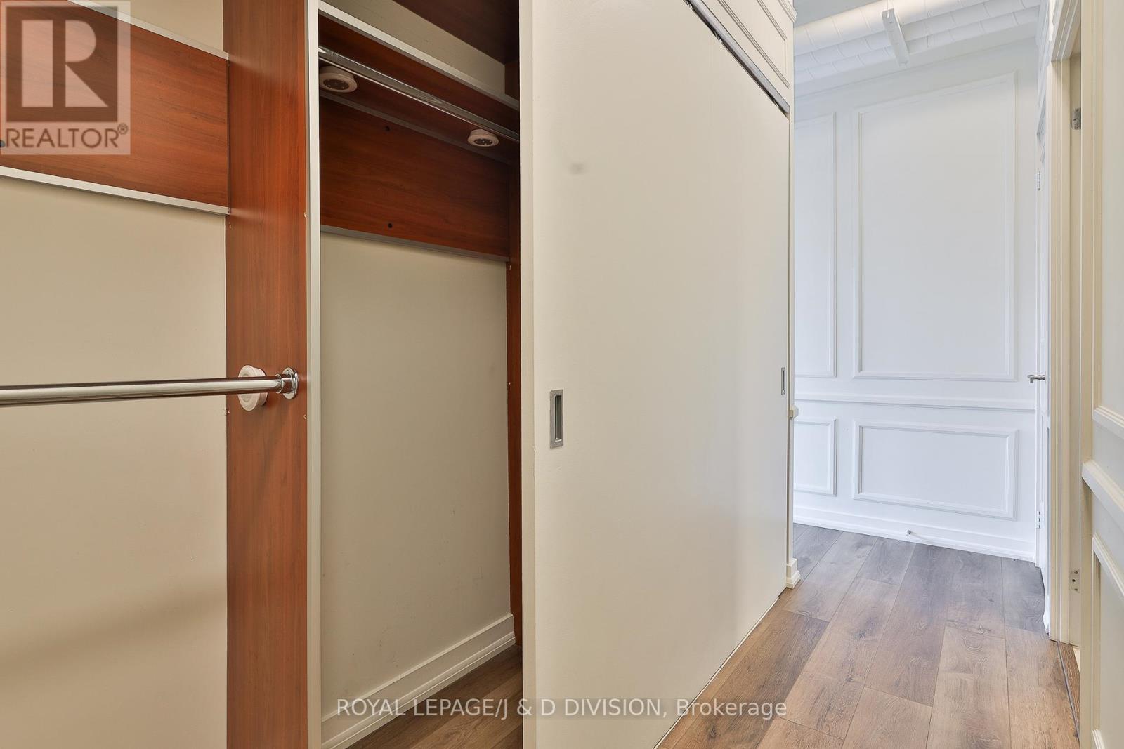 












705 - 32 STEWART STREET

,
Toronto,




Ontario
M5V3T2

