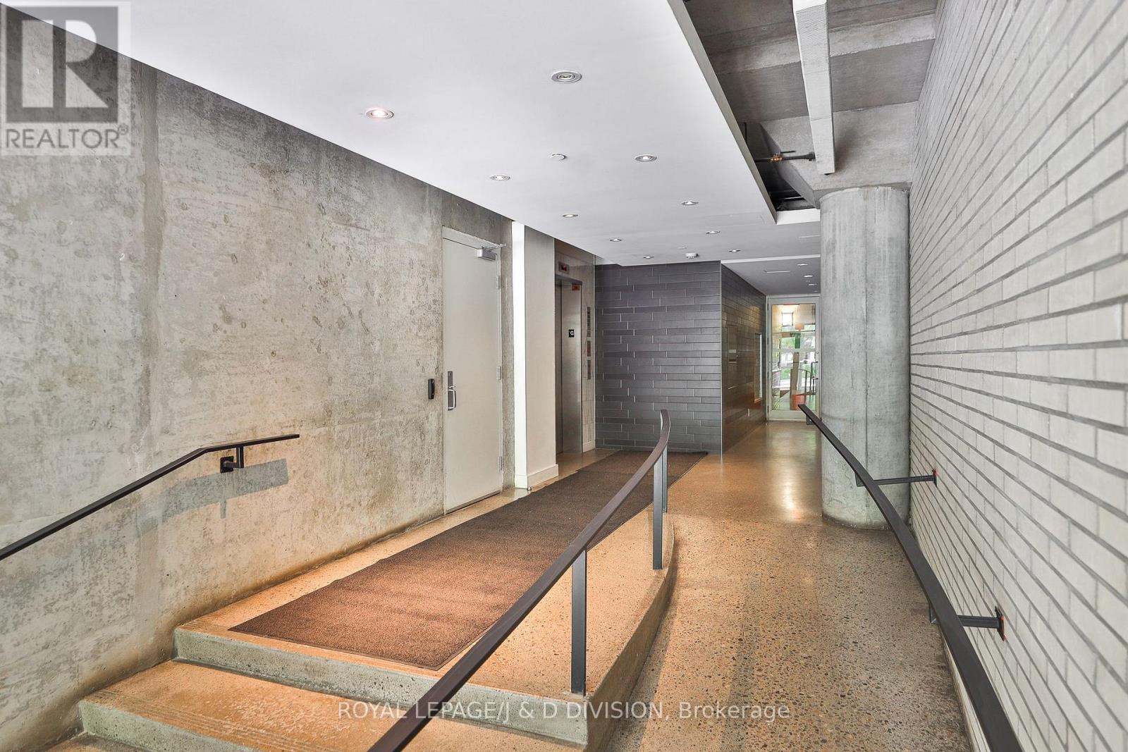 












705 - 32 STEWART STREET

,
Toronto,




Ontario
M5V3T2


