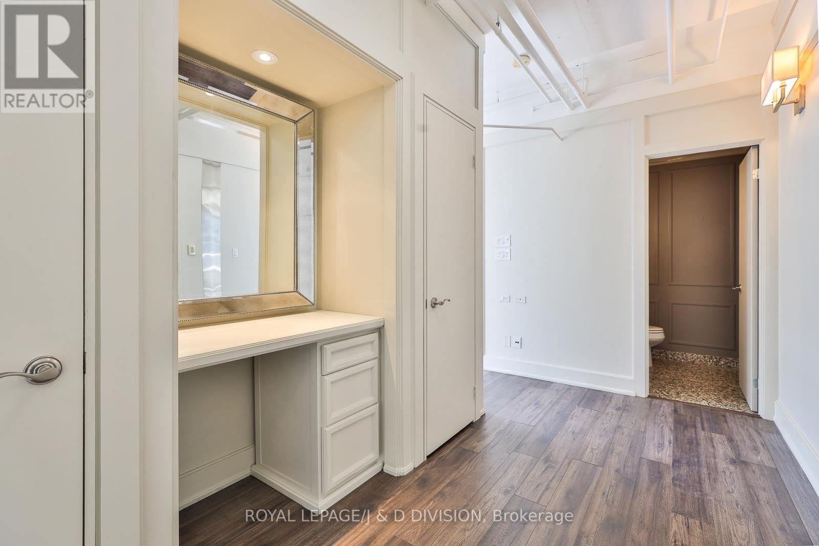 












705 - 32 STEWART STREET

,
Toronto,




Ontario
M5V3T2

