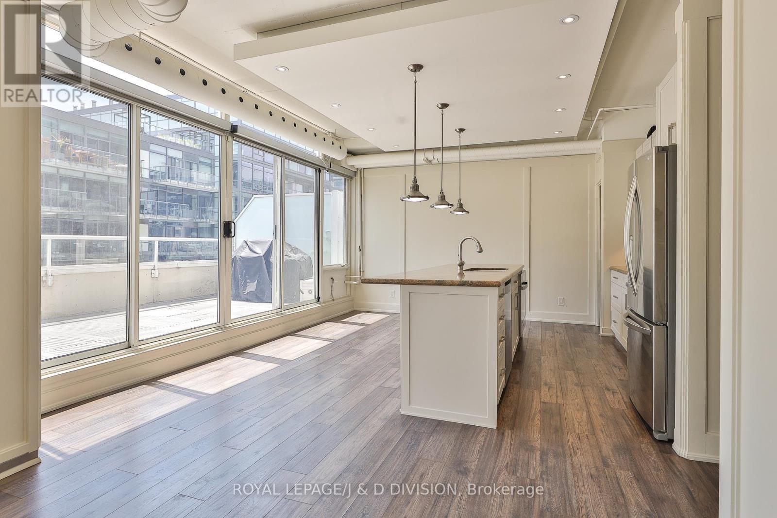 












705 - 32 STEWART STREET

,
Toronto,




Ontario
M5V3T2

