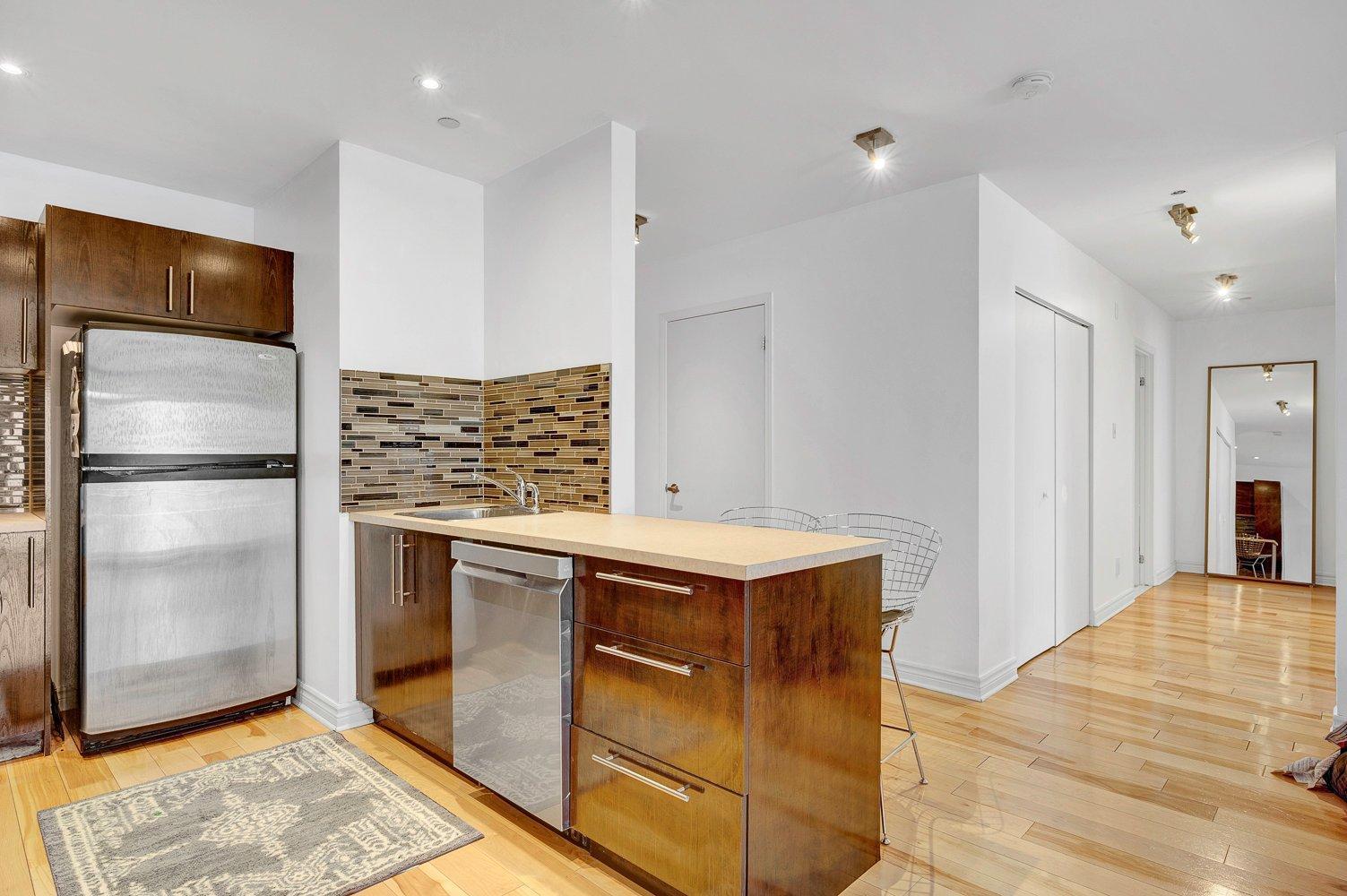 









1425


Boul. Le Corbusier

, 405,
Laval (Laval-des-Rapides),




QC
H7N6L3

