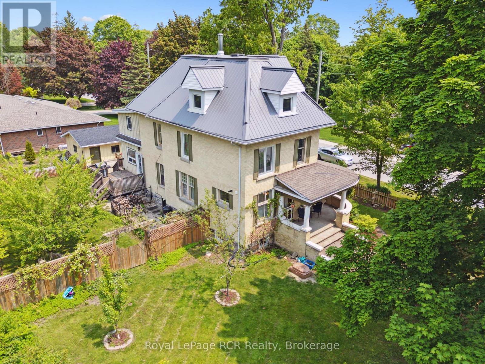 












308 FERGUS STREET

,
Wellington North (Mount Forest),




Ontario
N0G2L2

