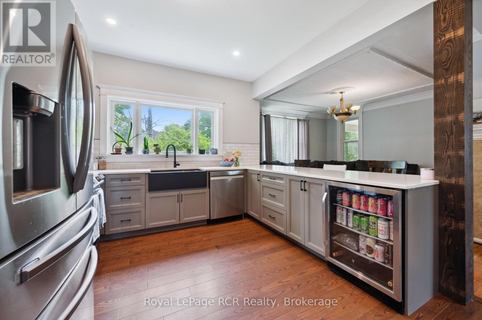 












308 FERGUS STREET

,
Wellington North (Mount Forest),




Ontario
N0G2L2

