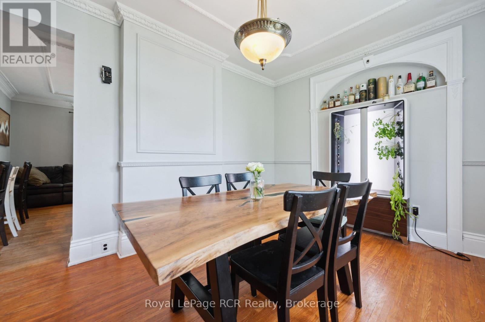 












308 FERGUS STREET

,
Wellington North (Mount Forest),




Ontario
N0G2L2

