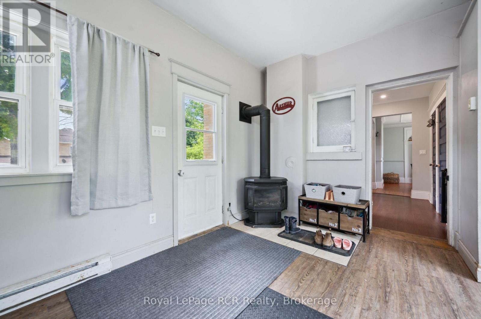 












308 FERGUS STREET

,
Wellington North (Mount Forest),




Ontario
N0G2L2

