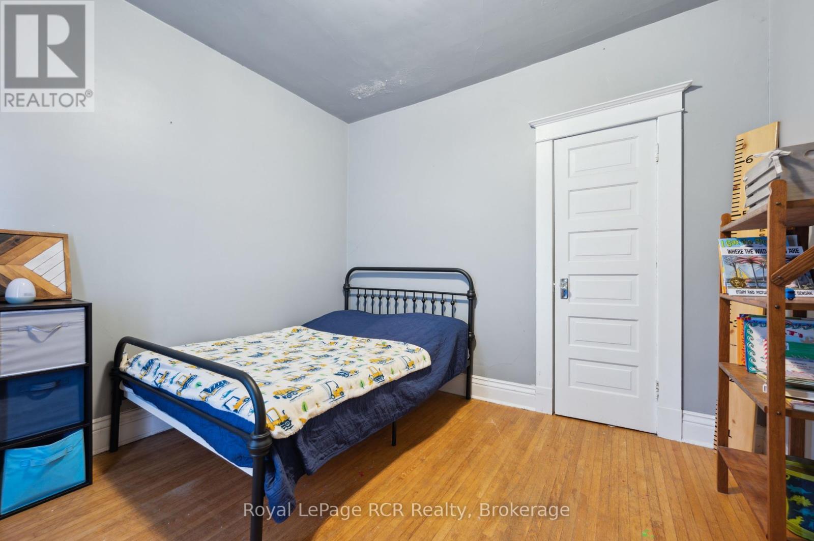 












308 FERGUS STREET

,
Wellington North (Mount Forest),




Ontario
N0G2L2

